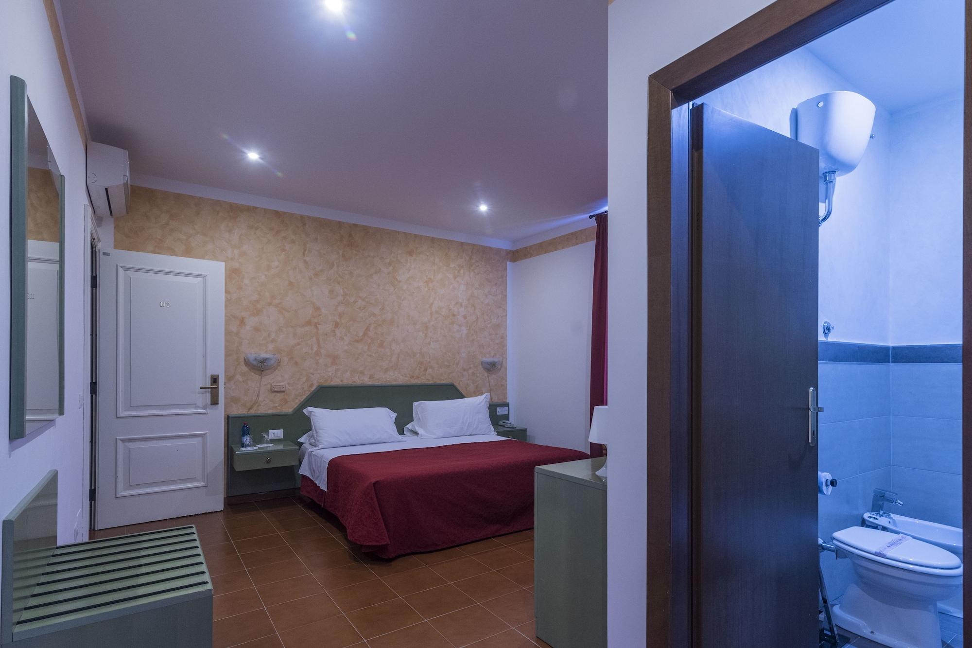 Hotel Villa Del Cardinale Norma Exterior photo
