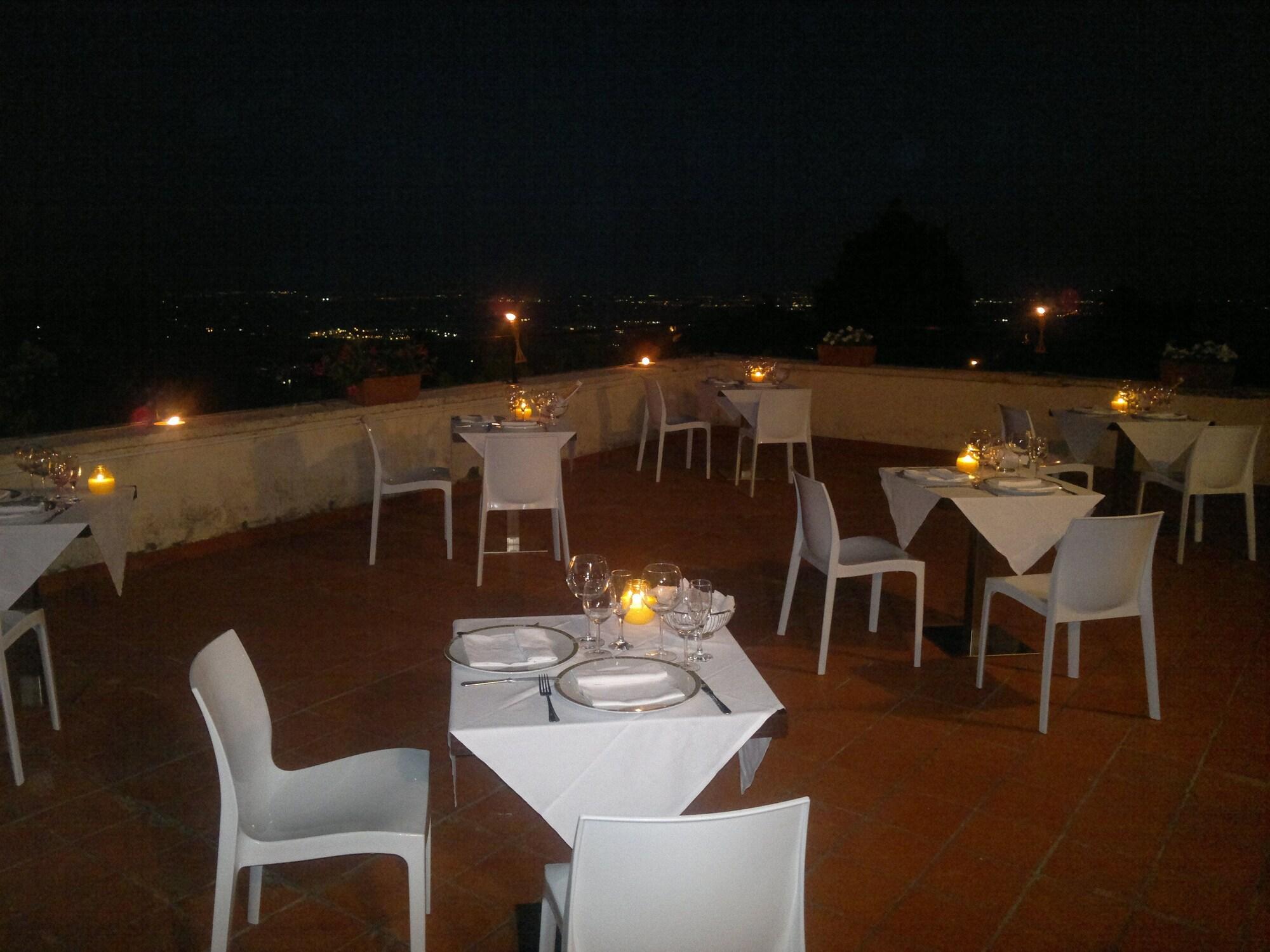 Hotel Villa Del Cardinale Norma Exterior photo