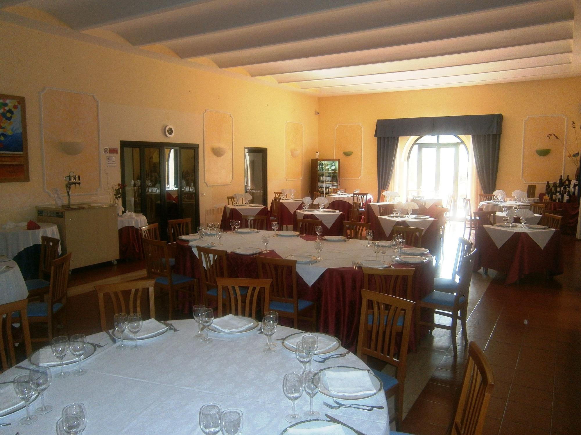 Hotel Villa Del Cardinale Norma Exterior photo