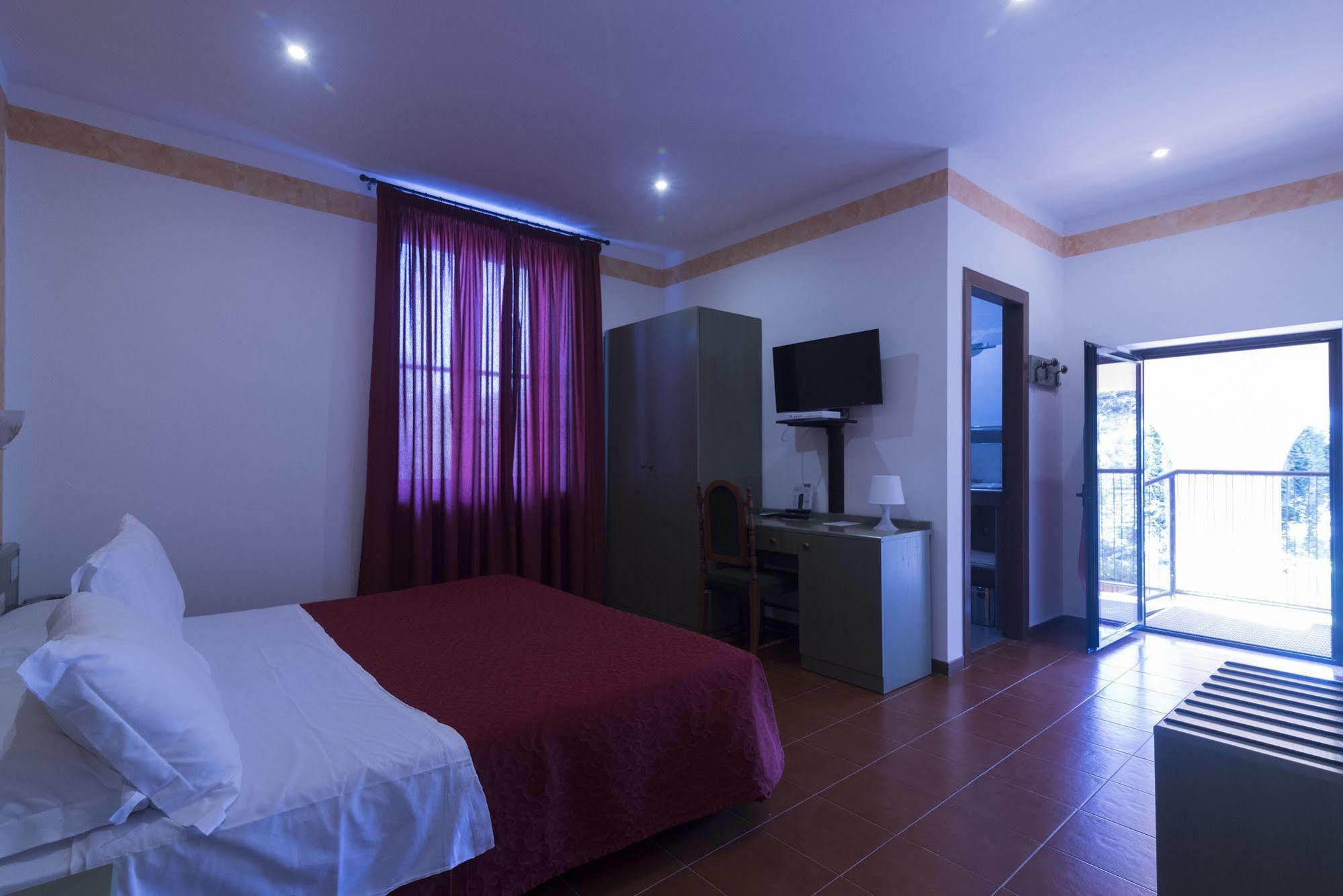 Hotel Villa Del Cardinale Norma Exterior photo